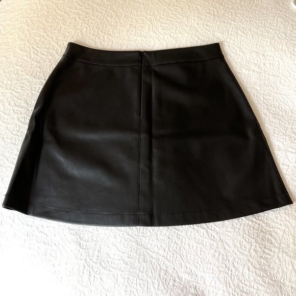 PRICE DROP!!!  BB Dakota Basel Faux Leather Miniskirt Black SIZE 4 - Picture 4 of 10
